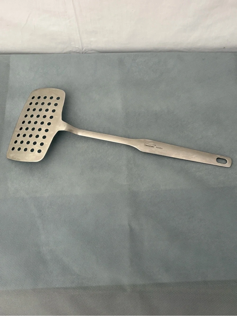 MomsCook SUS304 Stainless Steel Slotted Spatula Turner (F214)